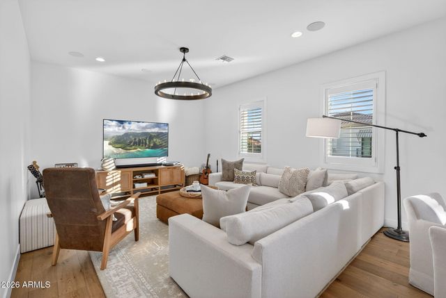 3906 E CRITTENDEN Lane, Phoenix, AZ 85018