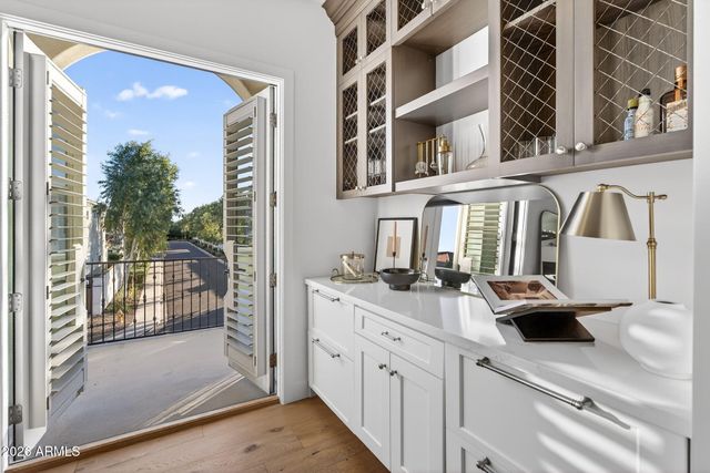 3906 E CRITTENDEN Lane, Phoenix, AZ 85018