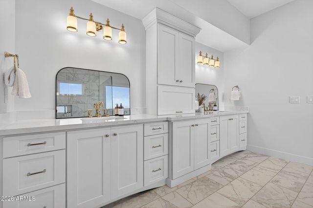 3906 E CRITTENDEN Lane, Phoenix, AZ 85018