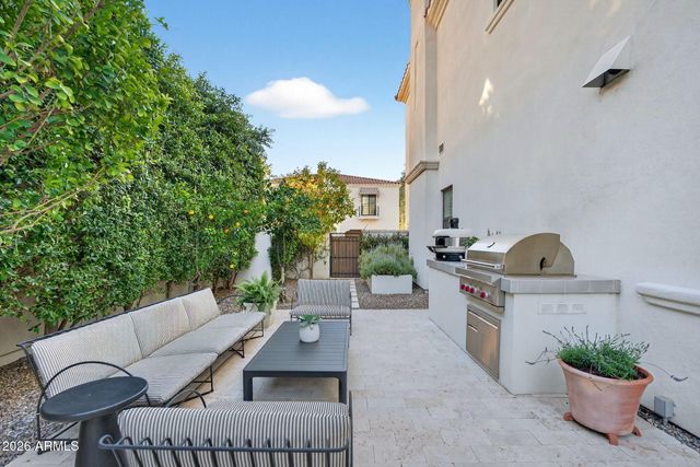 3906 E CRITTENDEN Lane, Phoenix, AZ 85018