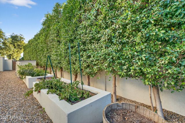 3906 E CRITTENDEN Lane, Phoenix, AZ 85018