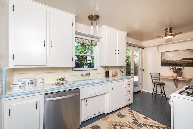 3311 Sierra View Ln, Sacramento, CA 95821