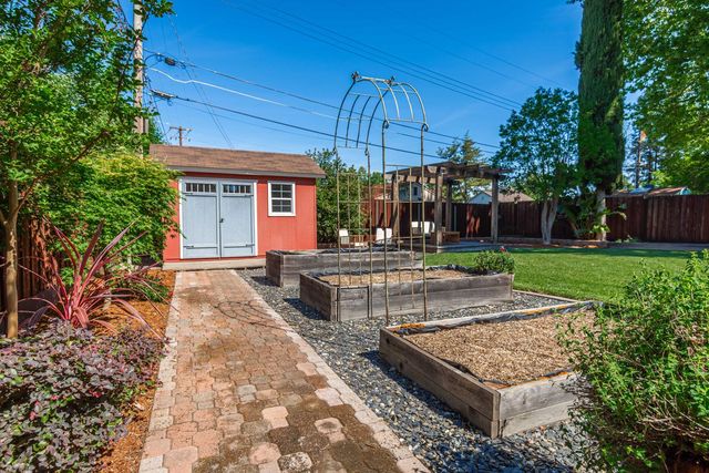 3311 Sierra View Ln, Sacramento, CA 95821