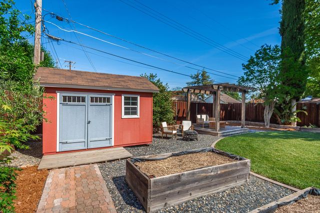 3311 Sierra View Ln, Sacramento, CA 95821