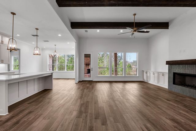 170 Waterfowl Ln, Longview, TX 75602