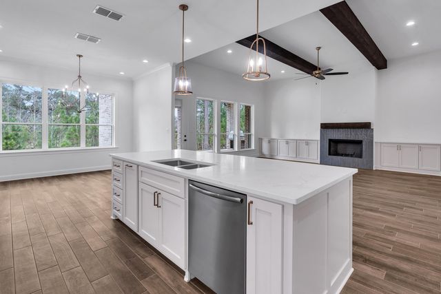 170 Waterfowl Ln, Longview, TX 75602