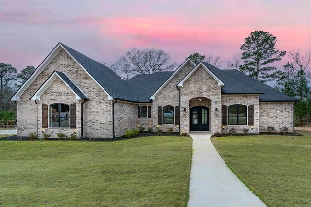 170 Waterfowl Ln, Longview, TX 75602