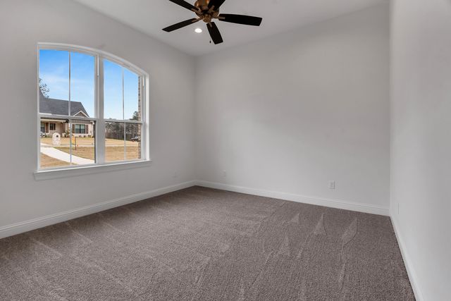 170 Waterfowl Ln, Longview, TX 75602