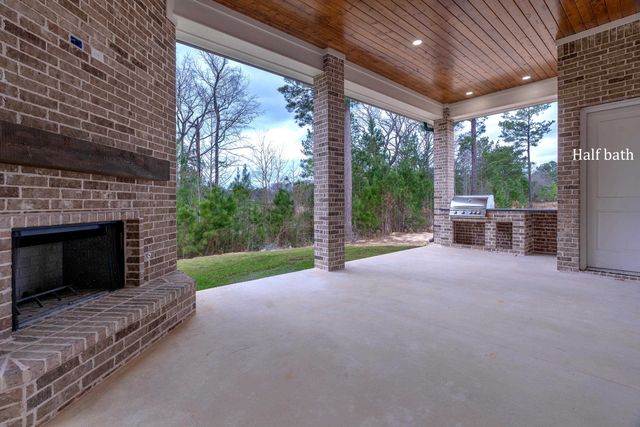 170 Waterfowl Ln, Longview, TX 75602