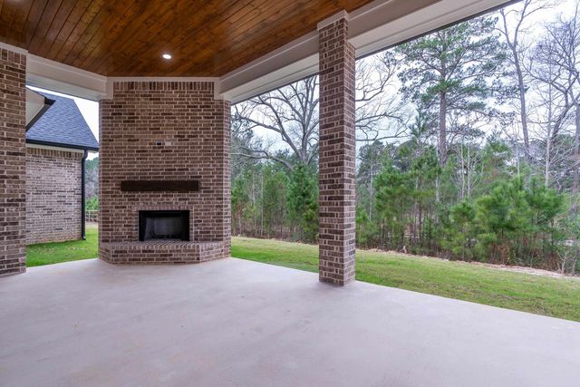 170 Waterfowl Ln, Longview, TX 75602