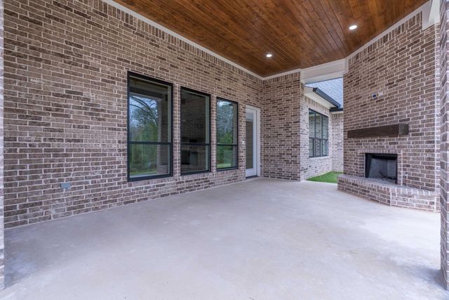 170 Waterfowl Ln, Longview, TX 75602