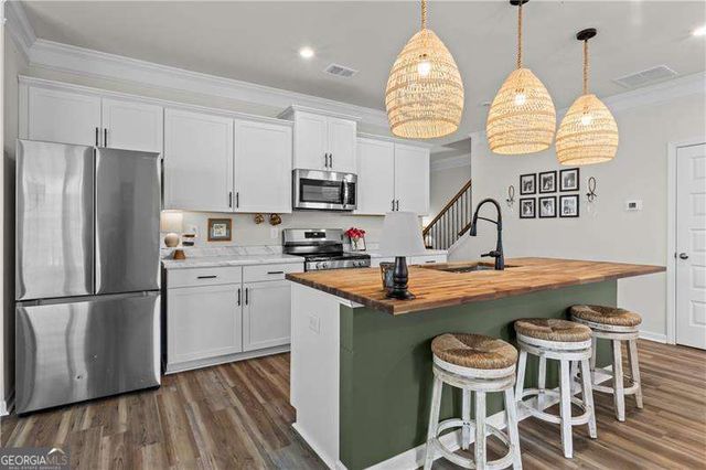 358 Cranston Drive, Ball Ground, GA 30107