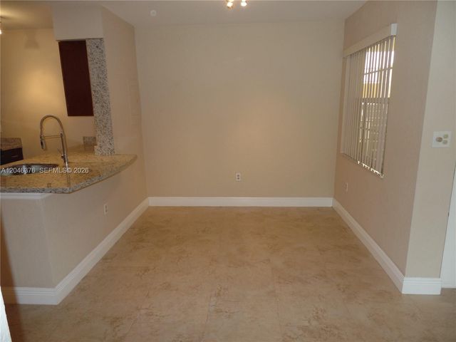2811 N Oakland Forest Drive 205, Oakland Park, FL 33309