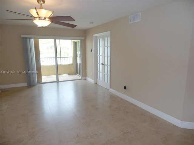 2811 N Oakland Forest Drive 205, Oakland Park, FL 33309