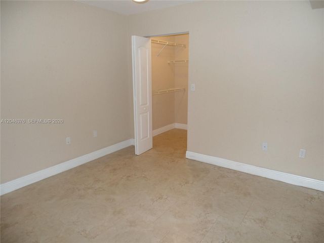 2811 N Oakland Forest Drive 205, Oakland Park, FL 33309