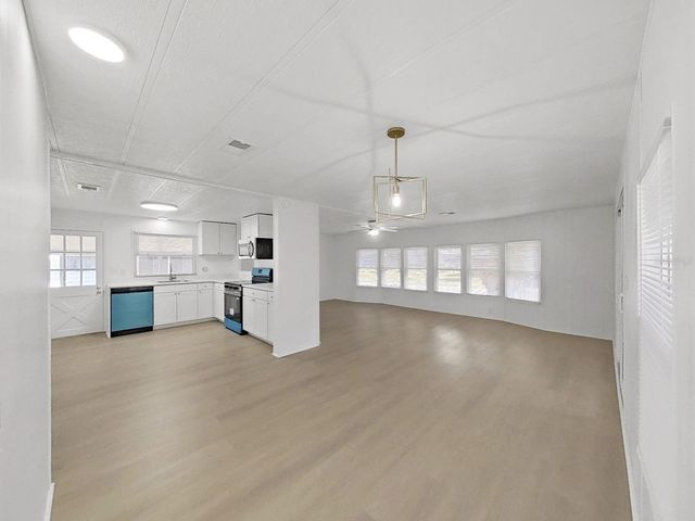 4925 FOXWOOD LAKE DR, Lakeland, FL 33810