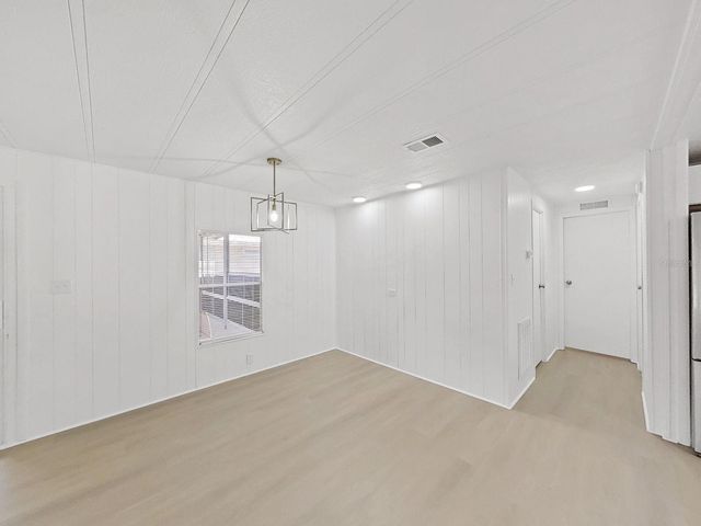 4925 FOXWOOD LAKE DR, Lakeland, FL 33810