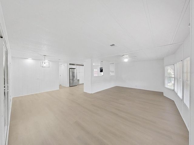 4925 FOXWOOD LAKE DR, Lakeland, FL 33810