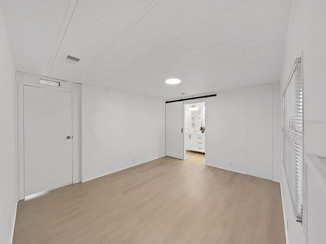 4925 FOXWOOD LAKE DR, Lakeland, FL 33810