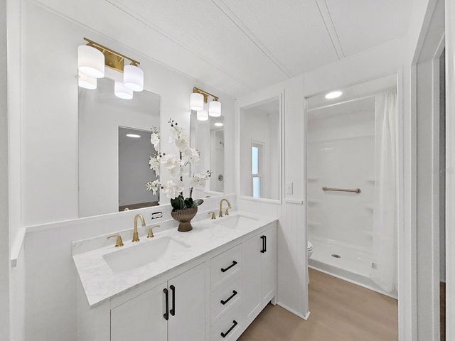 4925 FOXWOOD LAKE DR, Lakeland, FL 33810