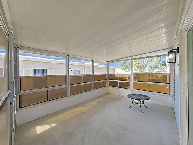 4925 FOXWOOD LAKE DR, Lakeland, FL 33810