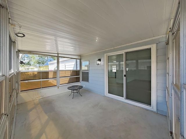 4925 FOXWOOD LAKE DR, Lakeland, FL 33810