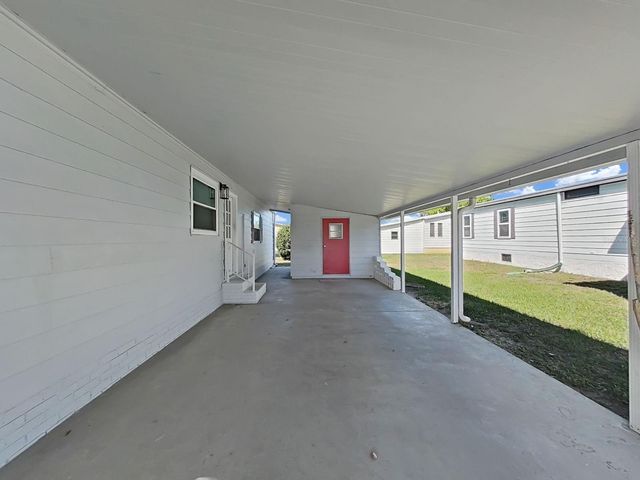 4925 FOXWOOD LAKE DR, Lakeland, FL 33810