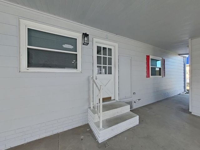 4925 FOXWOOD LAKE DR, Lakeland, FL 33810