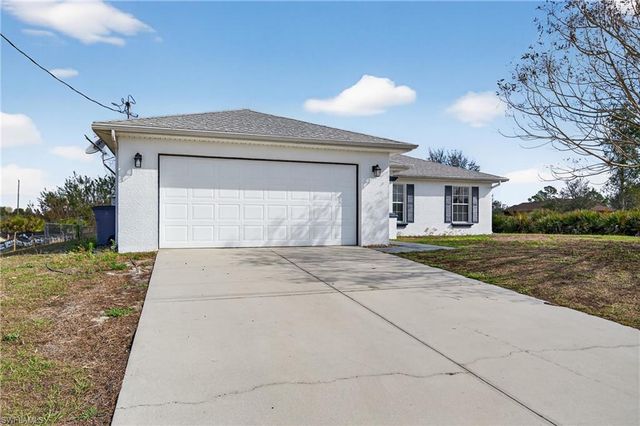 2710 61st ST W, Lehigh Acres, FL 33971