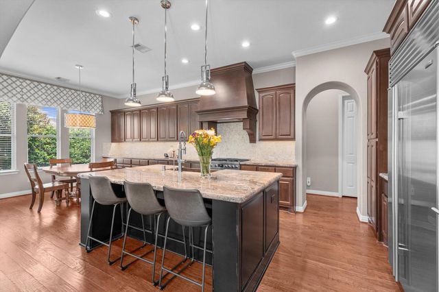 130 E Cove View Trail, Spring, TX 77389