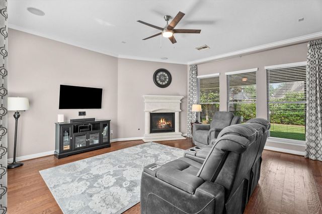 130 E Cove View Trail, Spring, TX 77389