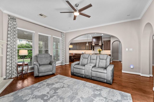 130 E Cove View Trail, Spring, TX 77389