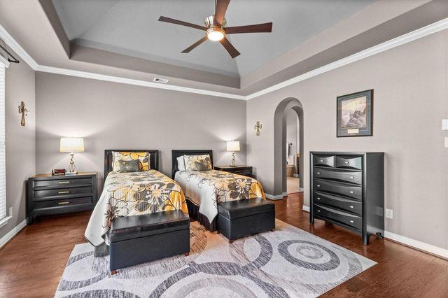 130 E Cove View Trail, Spring, TX 77389
