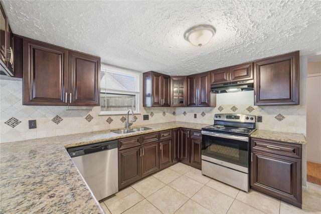 14623 Wind Hollow Circle, Houston, TX 77040