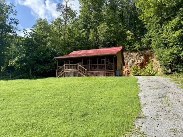 3000 Highwater Rd, Waverly, TN 37185
