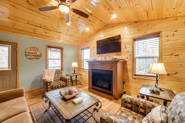 3000 Highwater Rd, Waverly, TN 37185