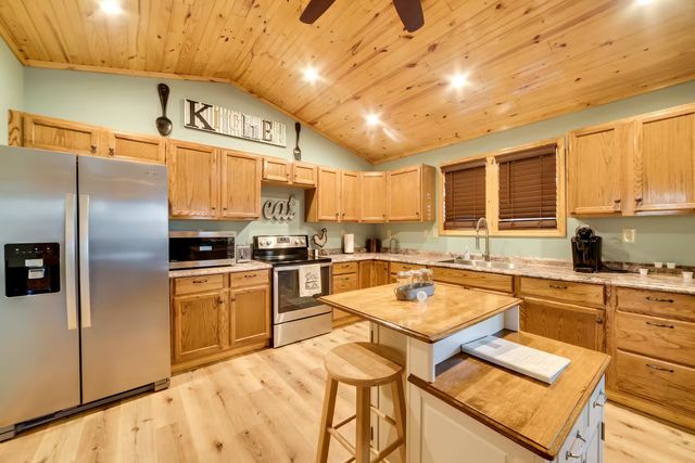 3000 Highwater Rd, Waverly, TN 37185