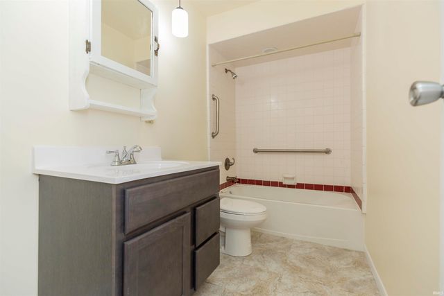 712 Geyer Avenue, Mishawaka, IN 46544