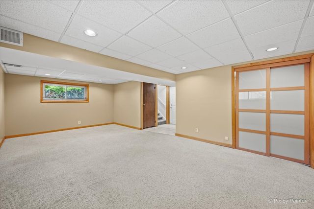 809 Stowell Avenue, Streamwood, IL 60107