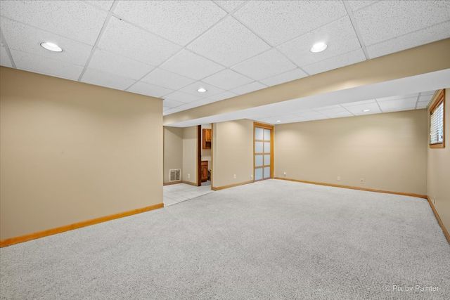 809 Stowell Avenue, Streamwood, IL 60107
