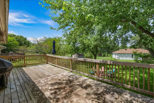 809 Stowell Avenue, Streamwood, IL 60107