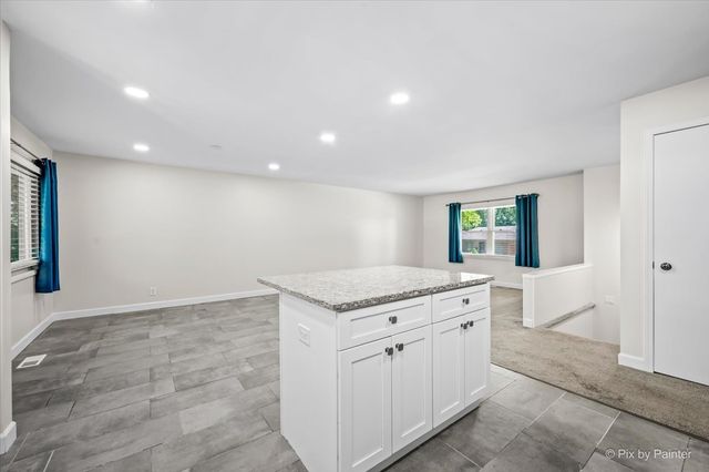 809 Stowell Avenue, Streamwood, IL 60107