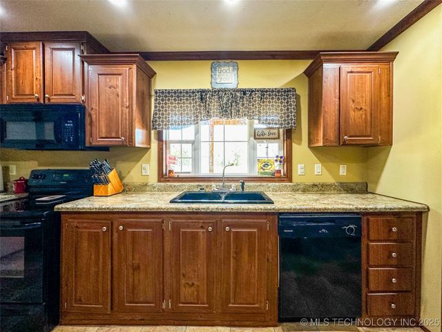 18085 EW 20 Road, Nowata, OK 74048