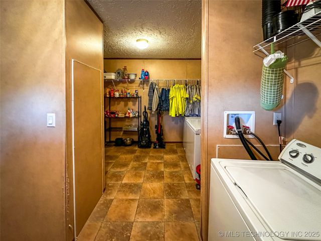 18085 EW 20 Road, Nowata, OK 74048