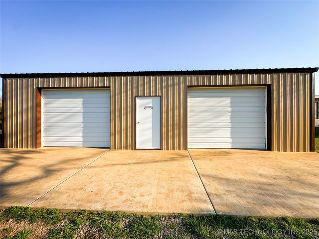 18085 EW 20 Road, Nowata, OK 74048