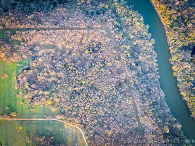 18085 EW 20 Road, Nowata, OK 74048