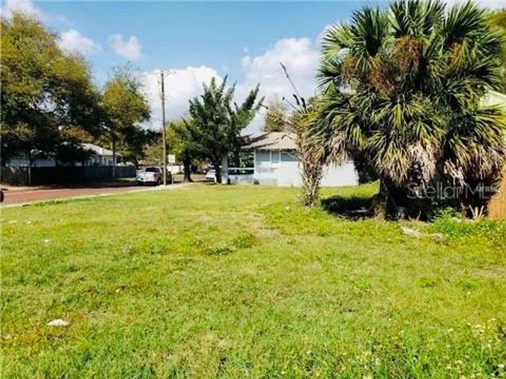 Image 3 of property listing at 502 E FLORIBRASKA AVENUE, Tampa, FL 33603