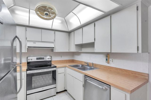 2291 SHELLY DRIVE DRIVE D, Palm Harbor, FL 34684