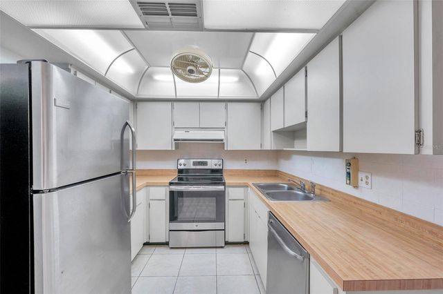 2291 SHELLY DRIVE DRIVE D, Palm Harbor, FL 34684