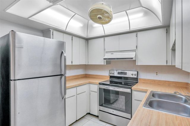 2291 SHELLY DRIVE DRIVE D, Palm Harbor, FL 34684